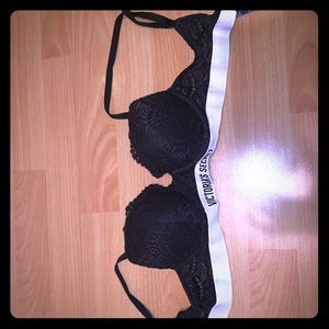 Victoria Secret T-Shirt Push-up Lace Bralette